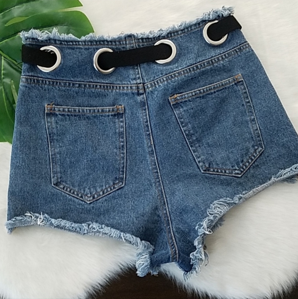 Honey Punch Grommet Shorts Size X-Small